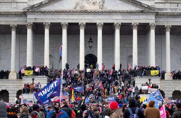 "No me arrepiento": Los indultados por el asalto al Capitolio salen en libertad - Mundo - ABC Color