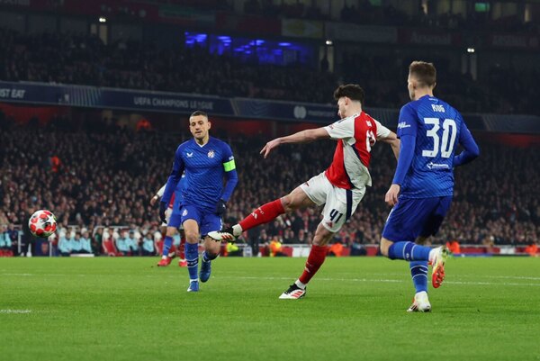 Versus / Arsenal golea al Dinamo Zagreb y acaricia los octavos de Champions