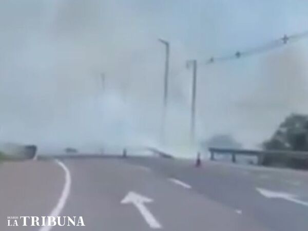 Reportan un incendio de gran magnitud en Ypacaraí