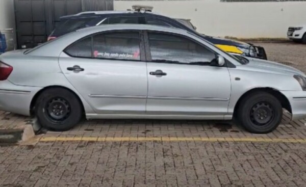 Interceptan auto con chapa paraguaya que transportaba marihuana