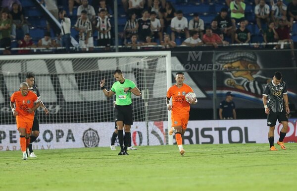 Versus / Derlis González apareció y descontó para Olimpia en la Supercopa