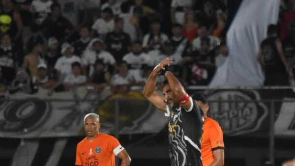 Roque Santa Cruz, tricampeón de la Supercopa Paraguay