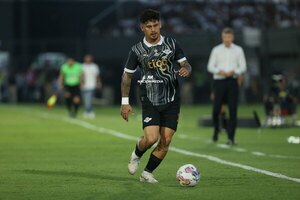 Versus / Matías Espinoza: “Nos propusimos trabajar en silencio”
