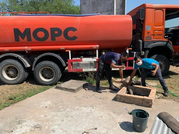 Distribuyen 26.000 litros de agua en zona de bajo Chaco y Emboscada - .::Agencia IP::.