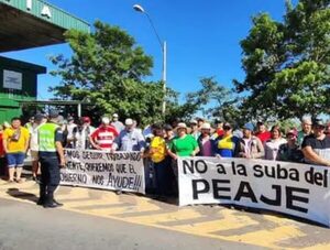 Nueva Colombia: Manifestaciones continúan por suba del peaje · Radio Monumental 1080 AM