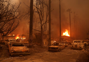 MUNDO | Nuevo incendio forestal causa más evacuaciones alrededor de Los Ángeles