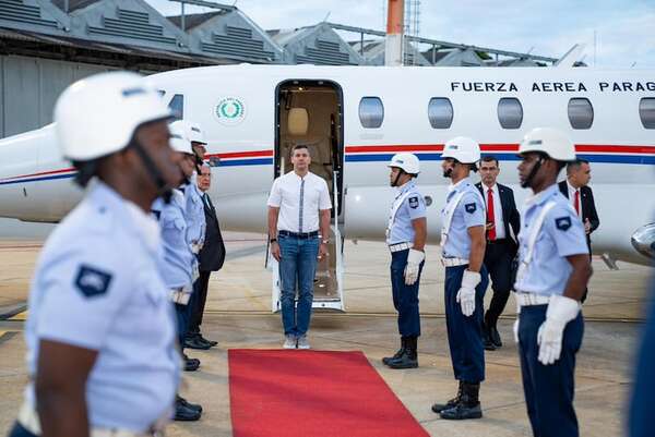 Viajes de Peña: se está “desgastando” y “actúa como canciller”, dice Leite - Política - ABC Color