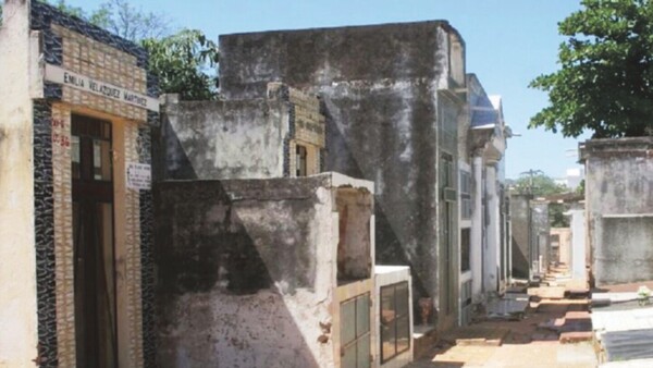 Calorazo y funerarias mau hacen explotar a los finados