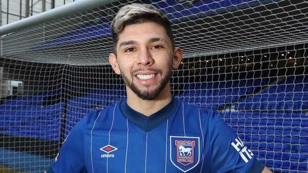 Julio Enciso promete entrega en el Ipswich Town
