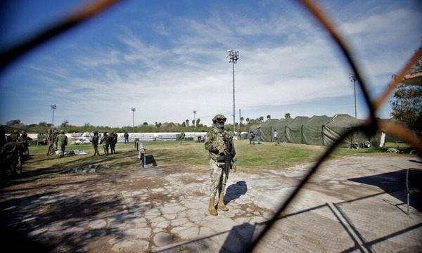EE.UU. inició el despliegue de 1.500 militares en la frontera con México - 1000 Noticias