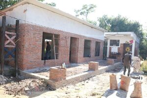«Arreglos y construcciones de escuelas, hoy está en manos de las municipalidades», afirma el ministro de Educación