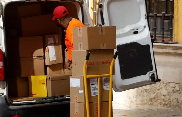 Sector de servicios generó más de 9.200 empleos en el 2024 - 1000 Noticias