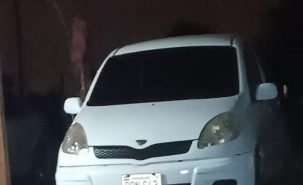 Roban a una joven su vehículo durante asalto