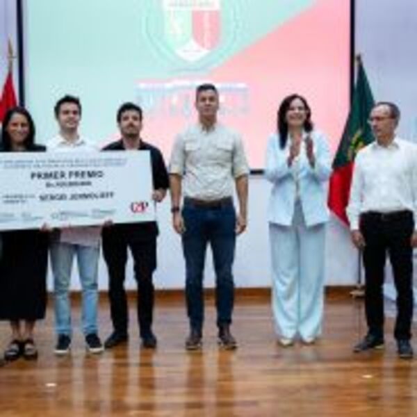 Presidente Peña reconoce a los arquitectos del anteproyecto de la nueva sede de la ACADEMIL :: Presidencia de la República del Paraguay