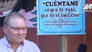 Psicólogo ofrece ayuda gratuita en lugares públicos - SNT