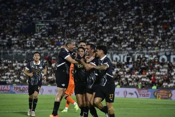 Santa Cruz: “Un buen augurio para lo que se viene” - Fútbol - ABC Color