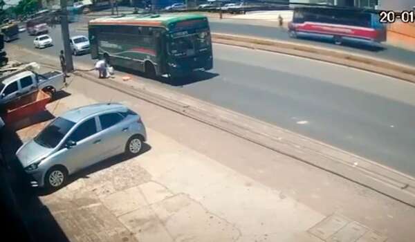 Caída mortal de bus: analizan conducta de chofer y buscan identificar a ladrón - Policiales - ABC Color