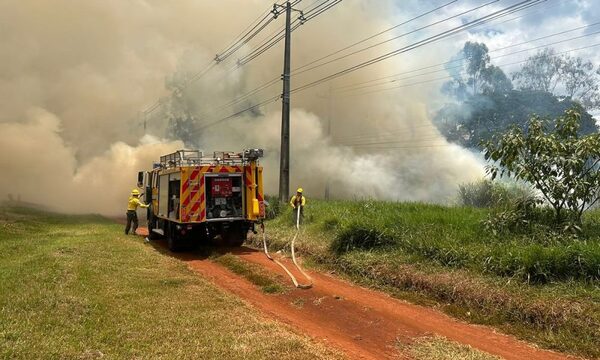 Minga Guazú en emergencia por incendios, bomberos trabajan sin descanso