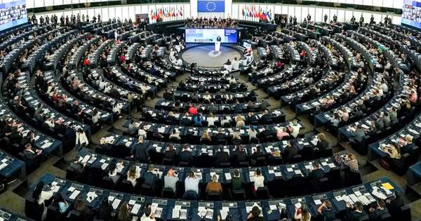 La Nación / Parlamento europeo condenó “usurpación de la presidencia” en Venezuela