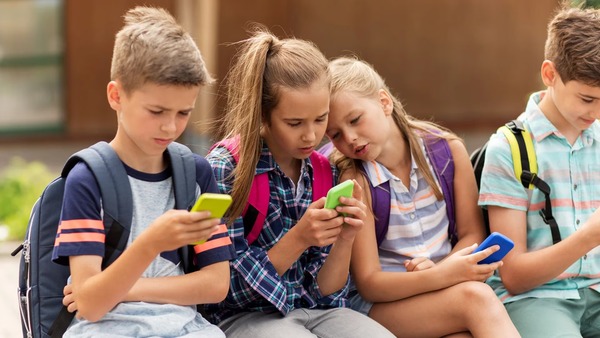 Recomiendan instruir a niños sobre uso responsable de los smartphones - 1000 Noticias