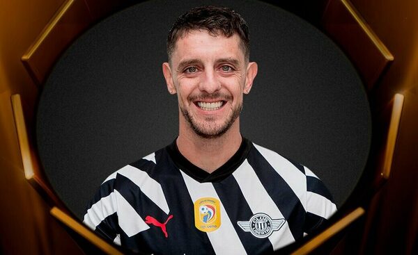 Versus / Alejandro Silva llega a un inesperado club del fútbol paraguayo
