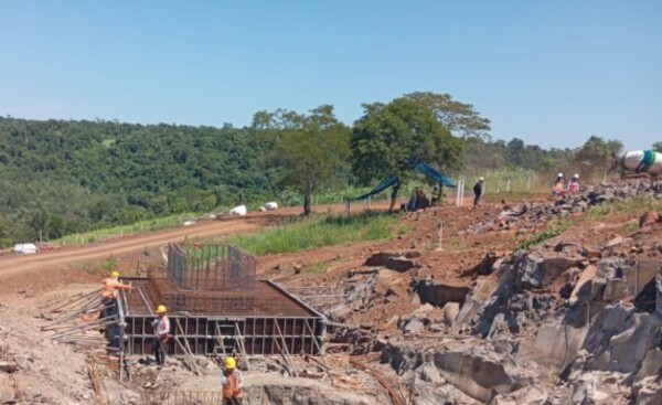 Avanza la construcción del nuevo puente sobre el río Monday