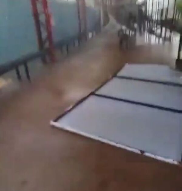 (VIDEO).  Viento tarova movió estructura de estación de tren en Encarnación