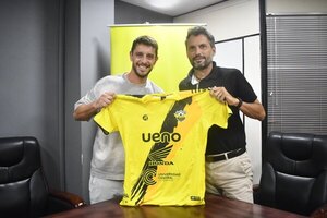 Versus / Alejandro Silva fue presentado como nuevo jugador de Recoleta