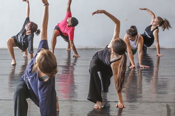 Muestra de danza contemporánea en Sitio 1A