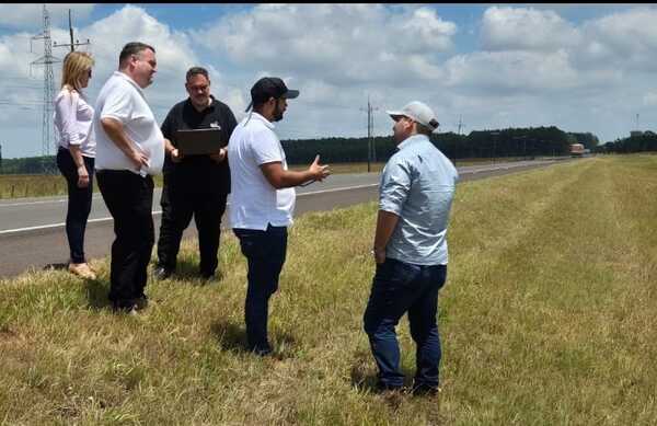 MOPC insiste con la reubicación del peaje de Cnel. Bogado y visitan posible zona de instalación