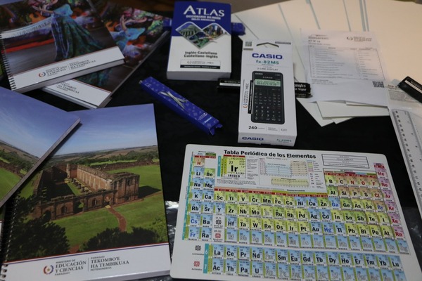 MEC está listo para distribuir kits para 1.405.863 estudiantes: anuncian más ítems y mejor calidad - .::Agencia IP::.