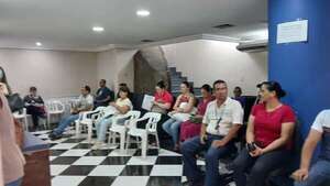 Adultos mayores denuncian demoras en los trámites para entrega de tarjetas - Nacionales - ABC Color