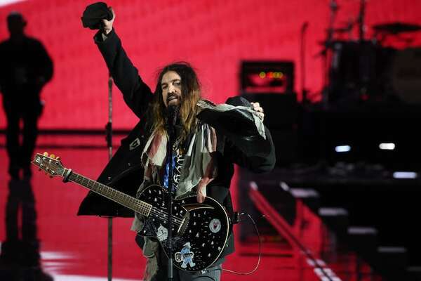 El crudo mensaje del hermano de Miley Cyrus sobre el estado de su padre: “No estás sano” - Gente - ABC Color