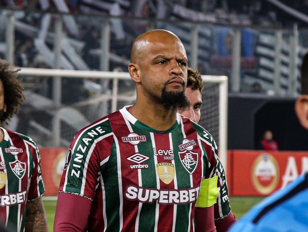 A los 41 años, el brasileño Felipe Melo anunció que cuelga los botines - trece