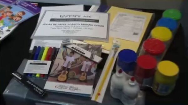 Por primera vez entregarán “Kits para aulas”: Lápices y cuadernos que quedarán en clases