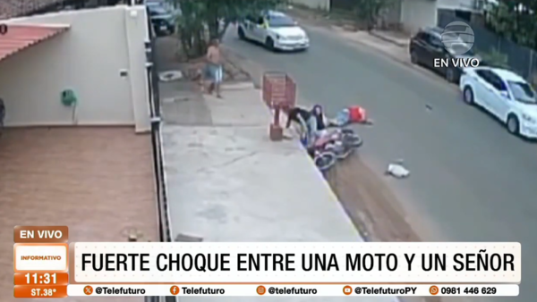 ¡Terrible! Motociclista atropelló a un peatón y murió