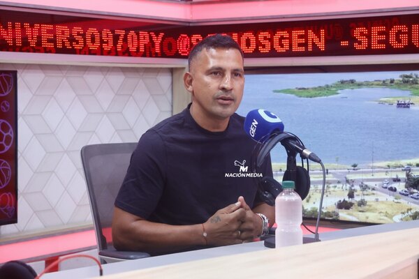 Versus / Aquino habló del principal detalle que le forzó al ser técnico de Libertad