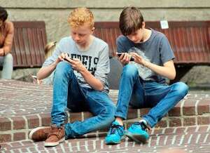 ¿Prohibir el celular en la escuela? Esto es lo que propone la Fenaes - Nacionales - ABC Color
