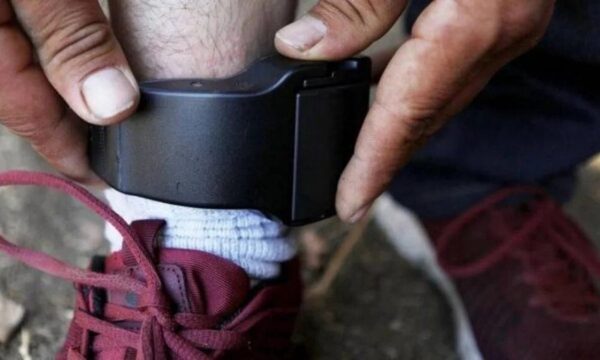 Imputados por violencia familiar serán los primeros en usar tobilleras electrónicas