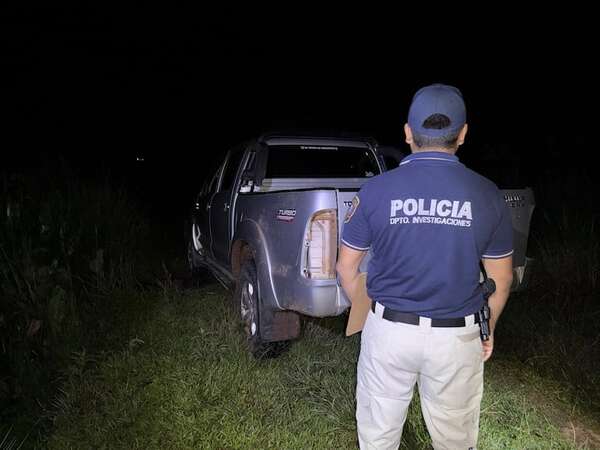 Recuperan camioneta robada en asalto armado al hermano del intendente de Paso Yobai - Nacionales - ABC Color