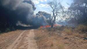 Video: humo “muy tóxico” por incendio en zona de Remanso - Nacionales - ABC Color