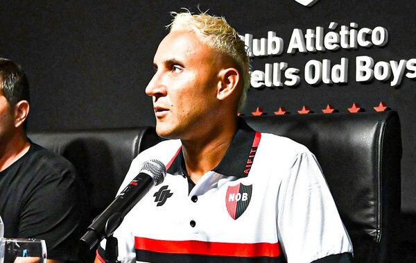 Versus / El legendario Keylor Navas fue presentado oficialmente en Newell's de Rosario