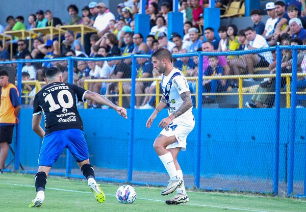 Sobre el final, Ameliano sumó de a tres frente a Trinidense - 1000 Noticias