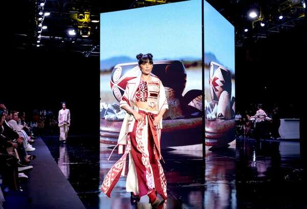 Pasarela: IA y moda sustentable - Sociales - ABC Color