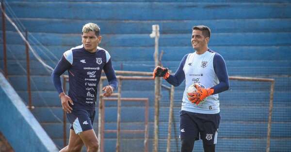 La Nación / Un duelo mañanero y el debut del Canario