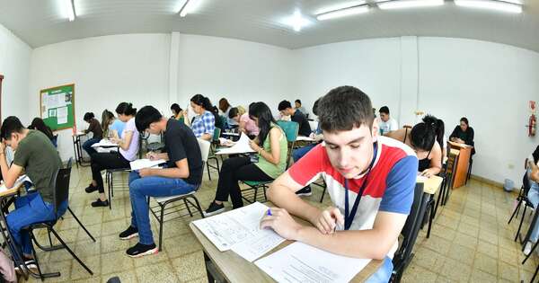 Diario HOY | Hoy es el examen para acceder a las 5.000 becas del Gobierno