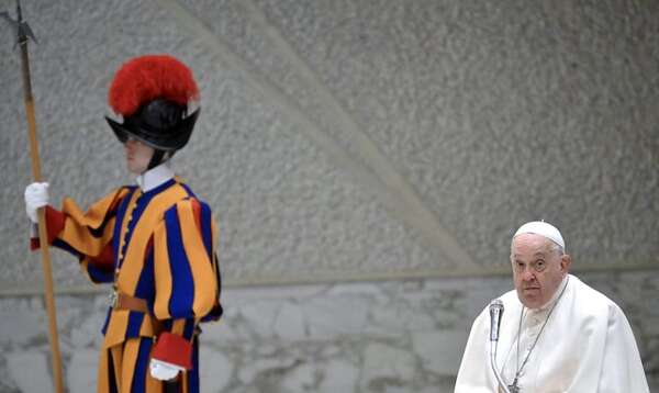 El papa pide a los periodistas que “sean verdaderos” - Mundo - ABC Color