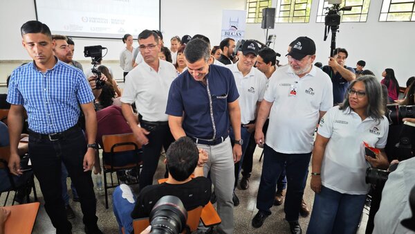 Peña alienta a postulantes de la Becas del Gobierno y resalta que "el próximo año vamos por mucho más" - .::Agencia IP::.