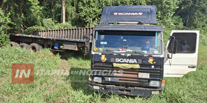 CAÍDA DE CONTENEDOR DE UN CAMIÓN GENERA DAÑOS MATERIALES EN BELLA VISTA - Itapúa Noticias