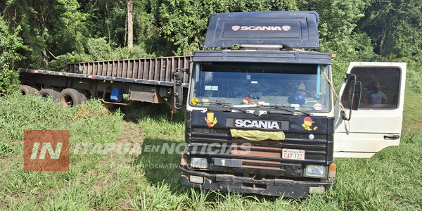 CAÍDA DE CONTENEDOR DE UN CAMIÓN GENERA DAÑOS MATERIALES EN BELLA VISTA - Itapúa Noticias